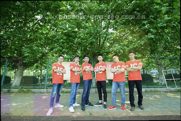 信封、电话、时钟图标组合，表现工作时间与服务